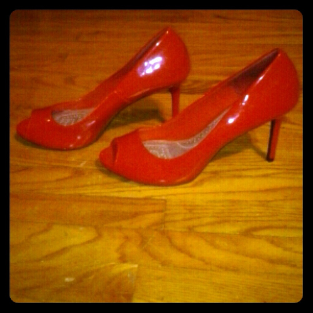 Dexflex Comfort Red Peep Toe Heels